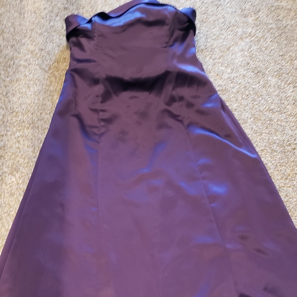 Formal dress - Picture 1 of 1